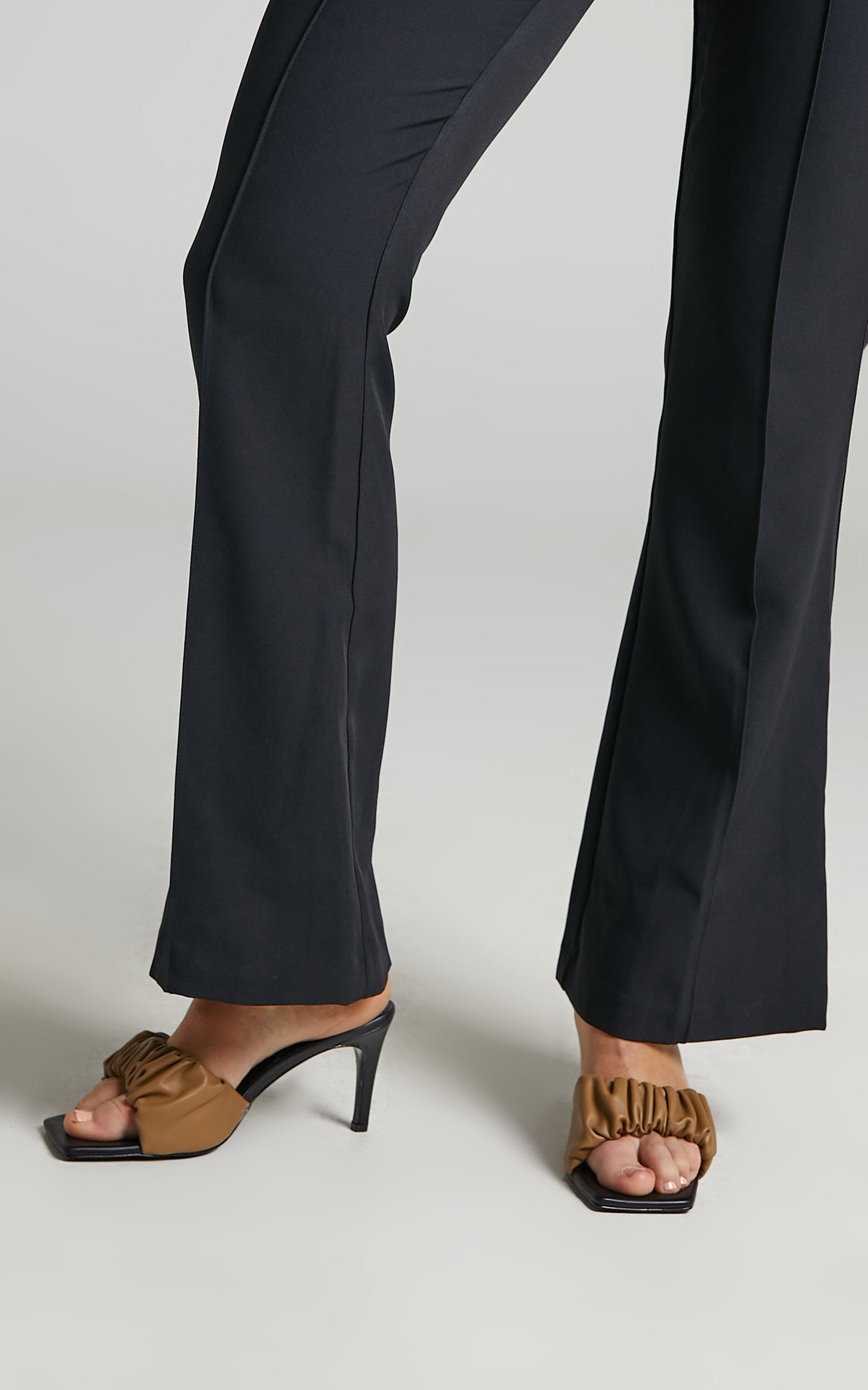 Jaggar The Label Scrunched Heel in Walnut