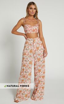 Amalie The Label - Lorete Linen Blend High Rise Wide Leg Pants in Wildflower Floral