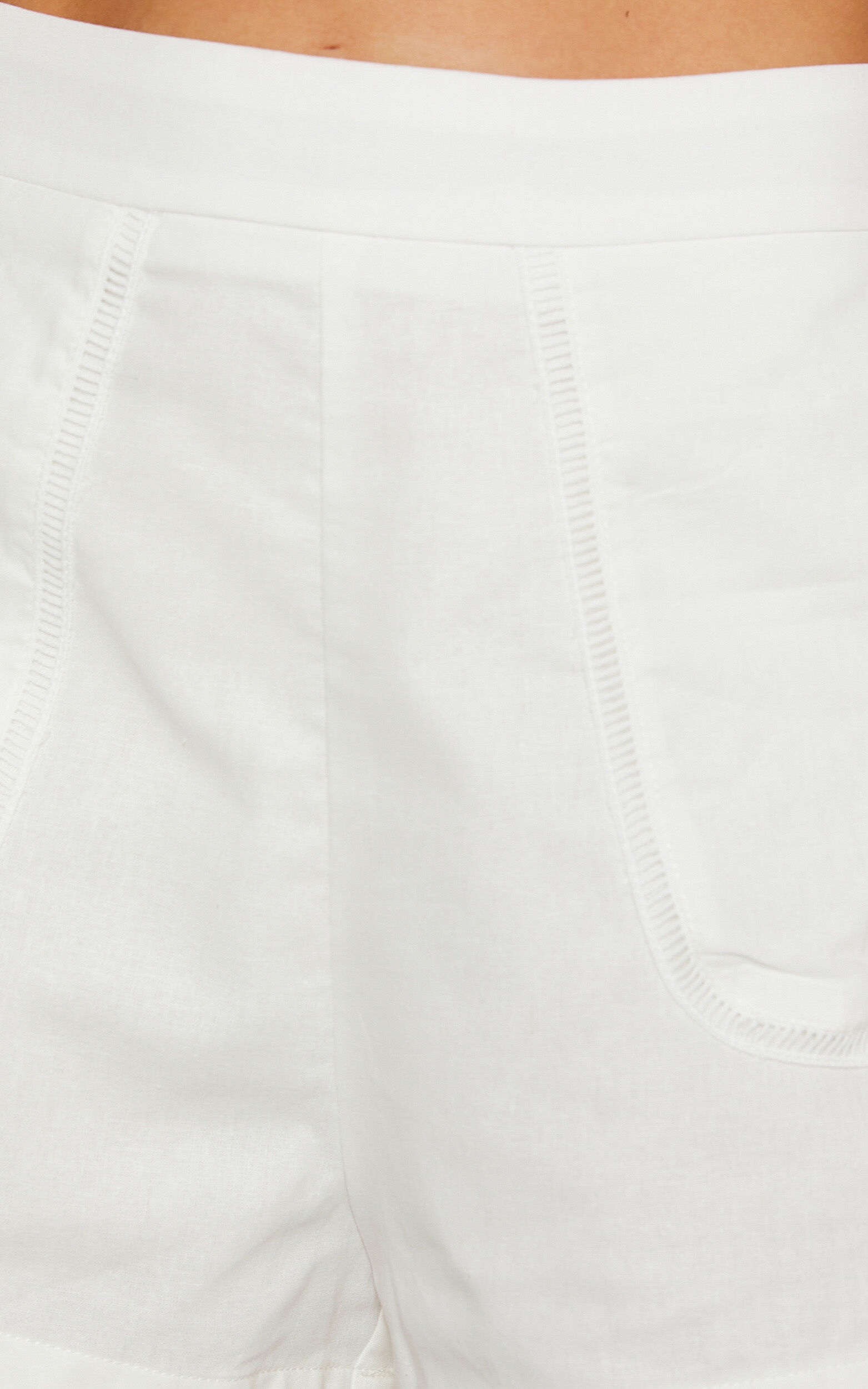 White 2025 fitted shorts