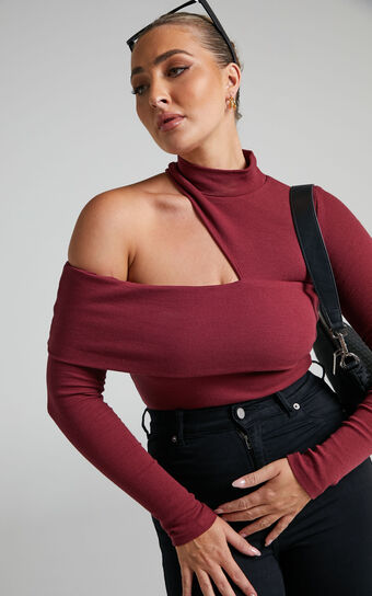 Kiefer Top - Asymmetric Long Sleeve Cutout Top in Wine