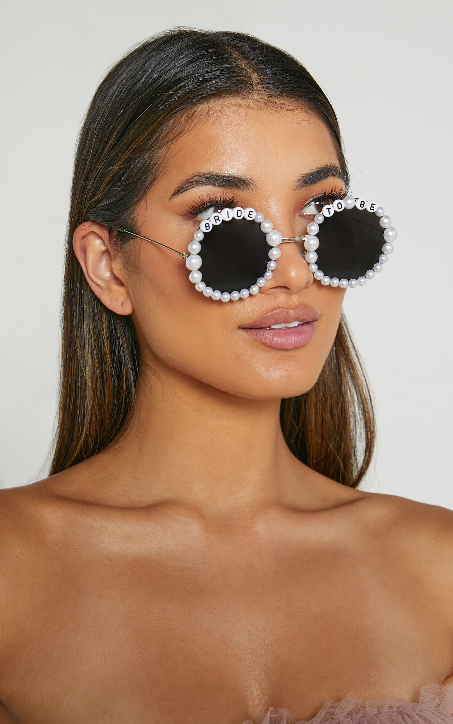Round sunglasses with pearls best sale