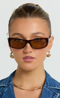 Megan Sunglasses - Cat Eye Sunglasses in Brown