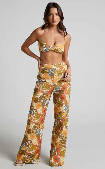Amalie The Label - Linen Blend High Waisted Emerson Flare Pant in Emerson Floral