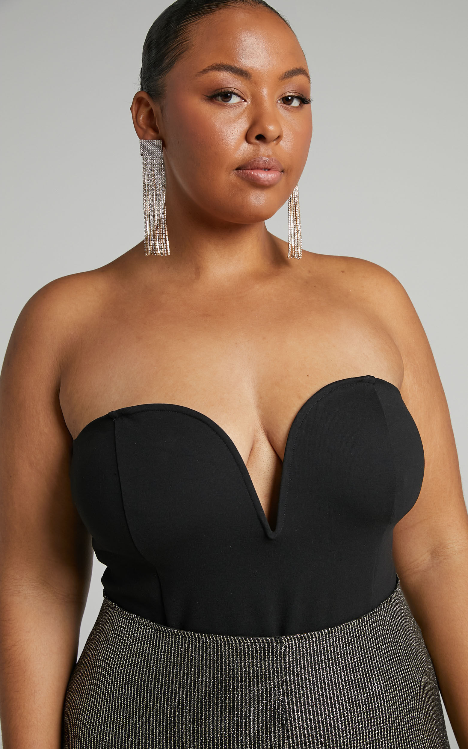 Strapless neck top