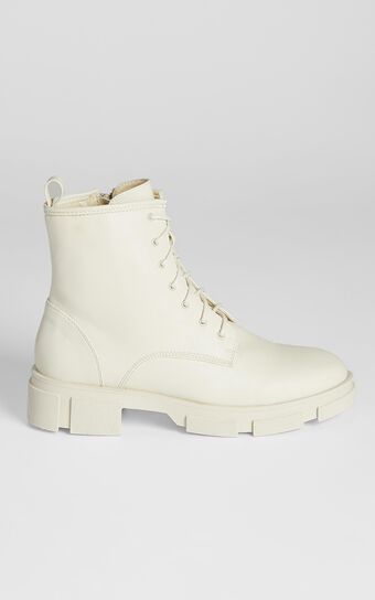 Therapy - Nadia Boots in Cream