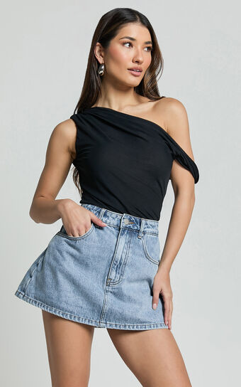 Calista Top - Off Shoulder Twist Asymmetrical Sleeve Top in Black