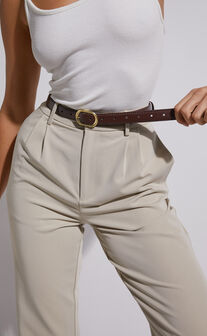 Kristen Rectangle Buckle Belt in Brown