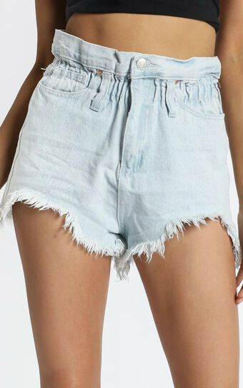 Wannabe Babe Denim Shorts in Light Wash