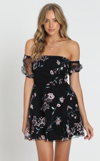 Chic Honey Dress In Black Embroidery