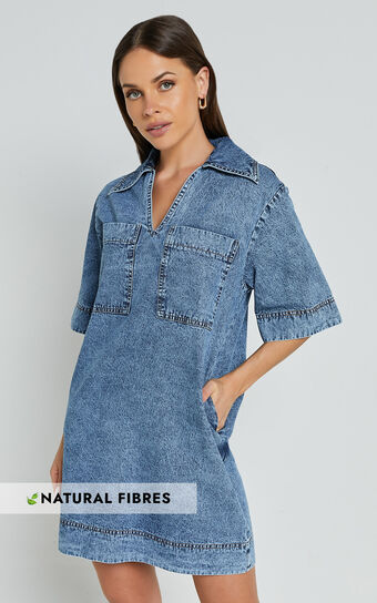 Chinlie Dress - Open Collar Pocket Detail Denim Mini Dress in Mid Blue Acid Wash