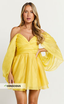 Amalie The Label - Thalia Sweetheart Off Shoulder Mini Dress in Yellow