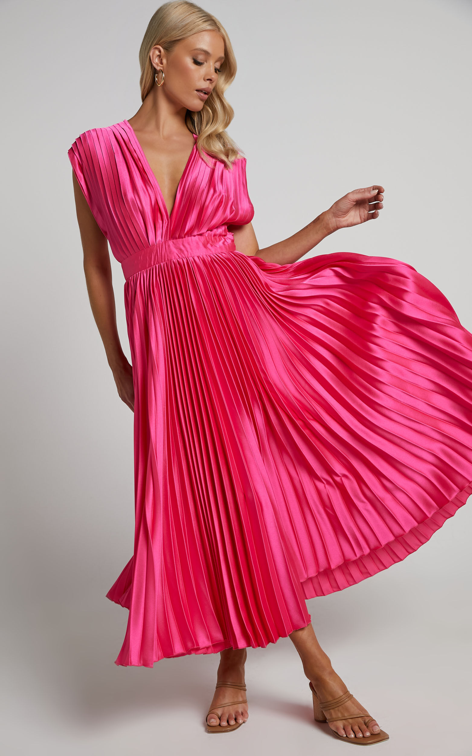 Della Midi Dress Plunge Neck Short Sleeve Pleated Dress in Hot Pink