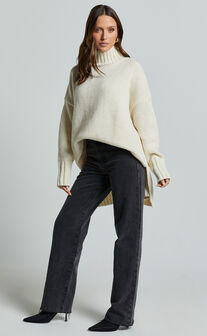 Josie Jumper - Oversized Turtle Neck Recycled Knitted Jumper in Cream
