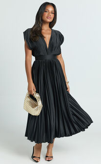 Della Midi Dress - Plunge Neck Short Sleeve Pleated Dress in Black