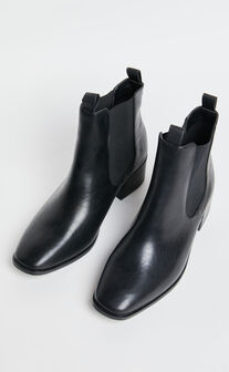 Verali - Nas II Boots in Black