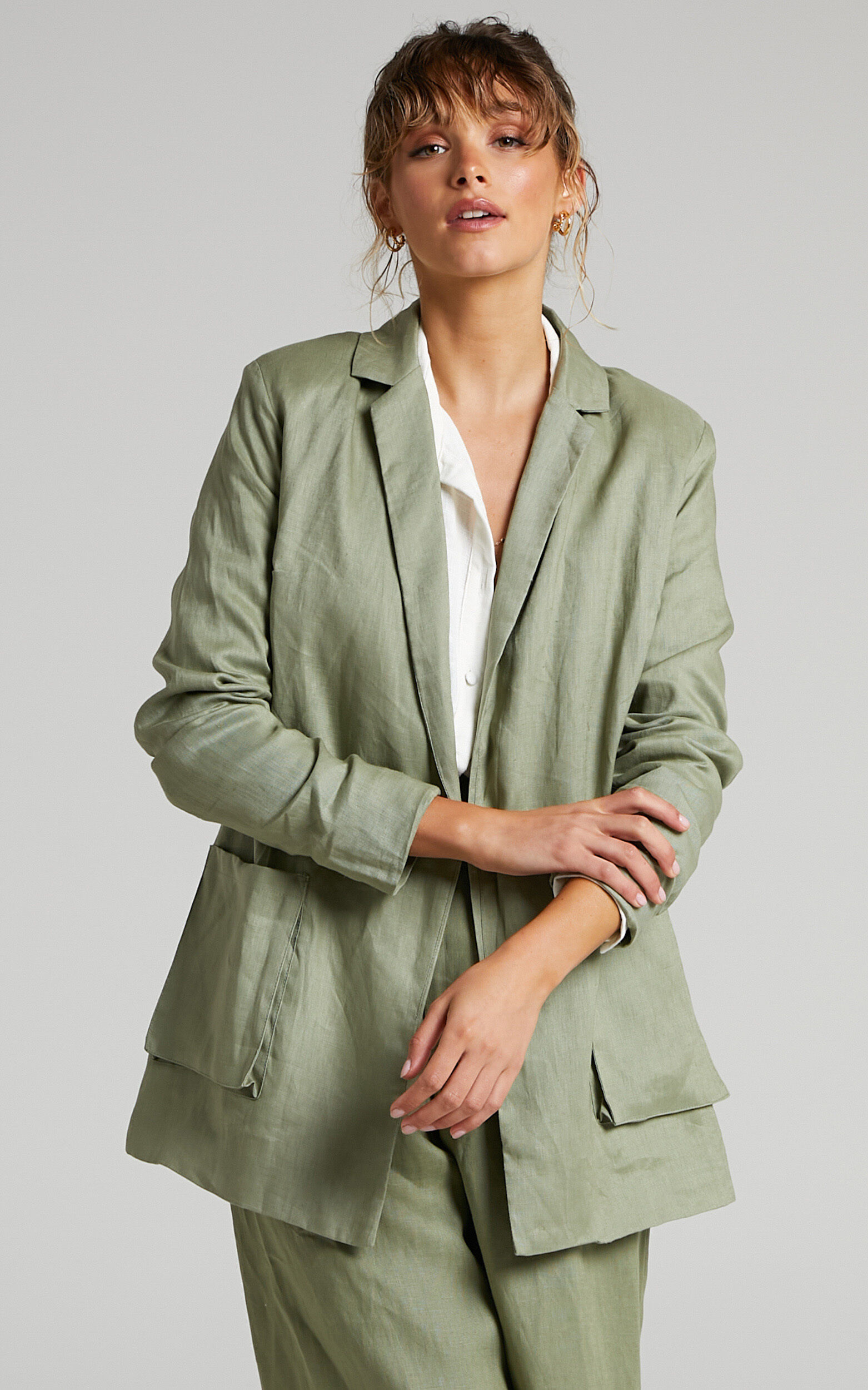 Amalie The Label Allegra Linen Relaxed Blazer in Sage Showpo