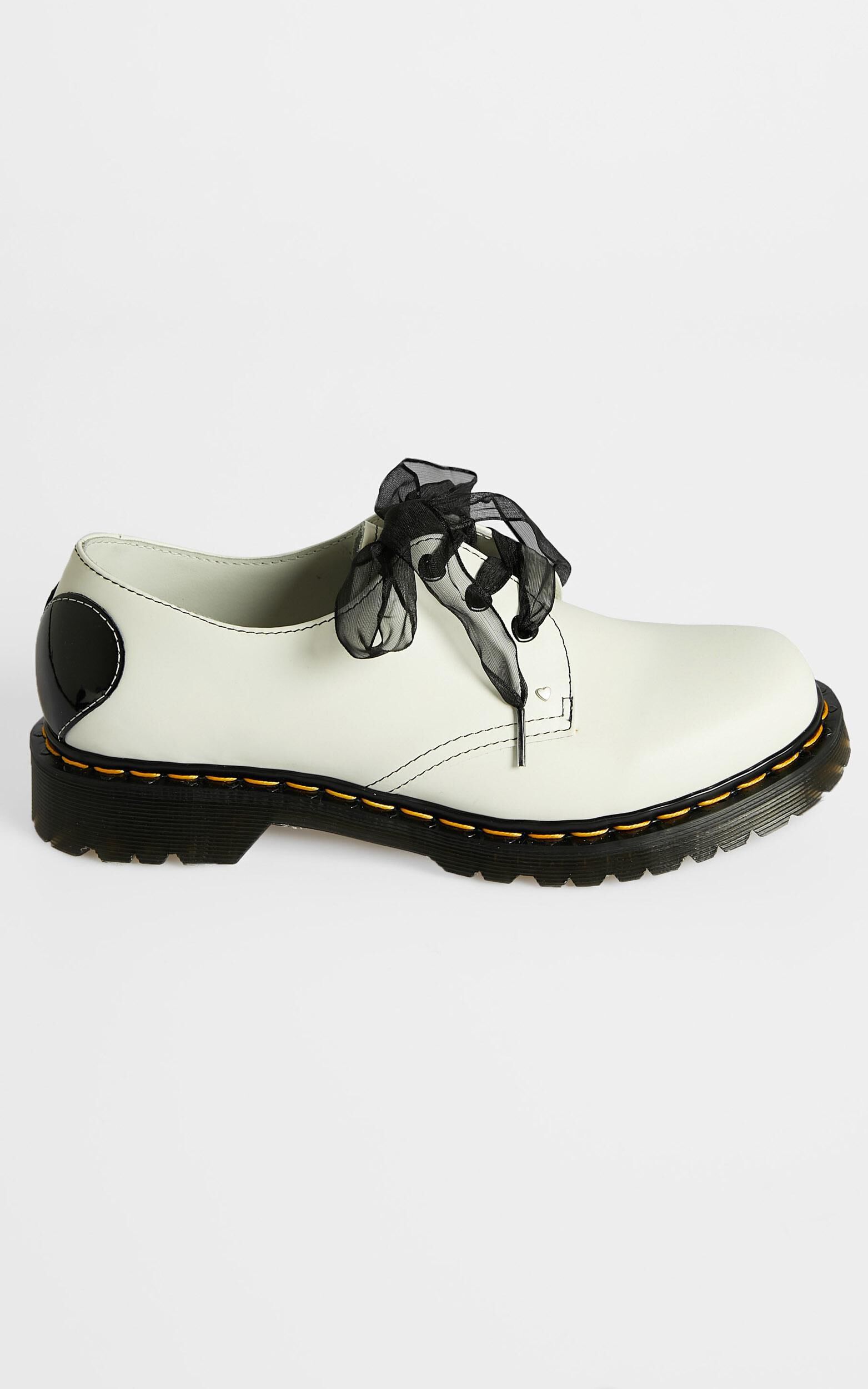 Dr. Martens Women's 1461 Hearts Smooth Leather 3-Eye Shoes
