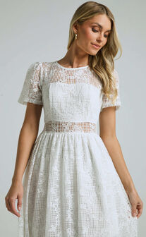 Leon Midi Dress - Short Sleeve Dress in Ivory