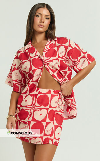 Vangie Shirt - Linen Look Short Sleeve Shirt in Red/Pink