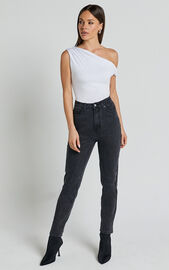 Billie Jeans - High Waisted Recycled Cotton Mom Denim Jeans in Washed ...