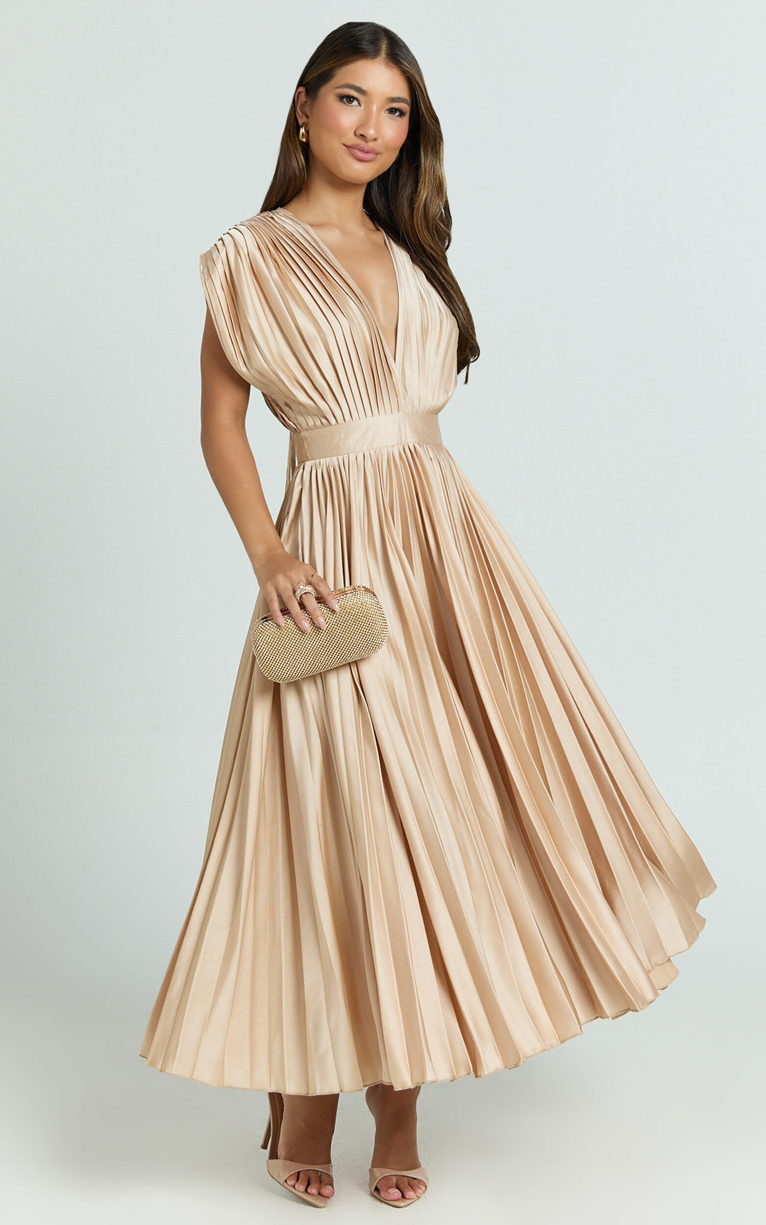 Della Midi Dress - Plunge Neck Short Sleeve Pleated Dress in Champagne - 06, NEU4