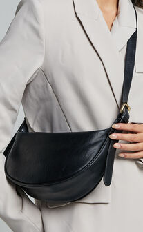 Queenstown Bag - PU Adjustable Strap Crossbody Bag in Black