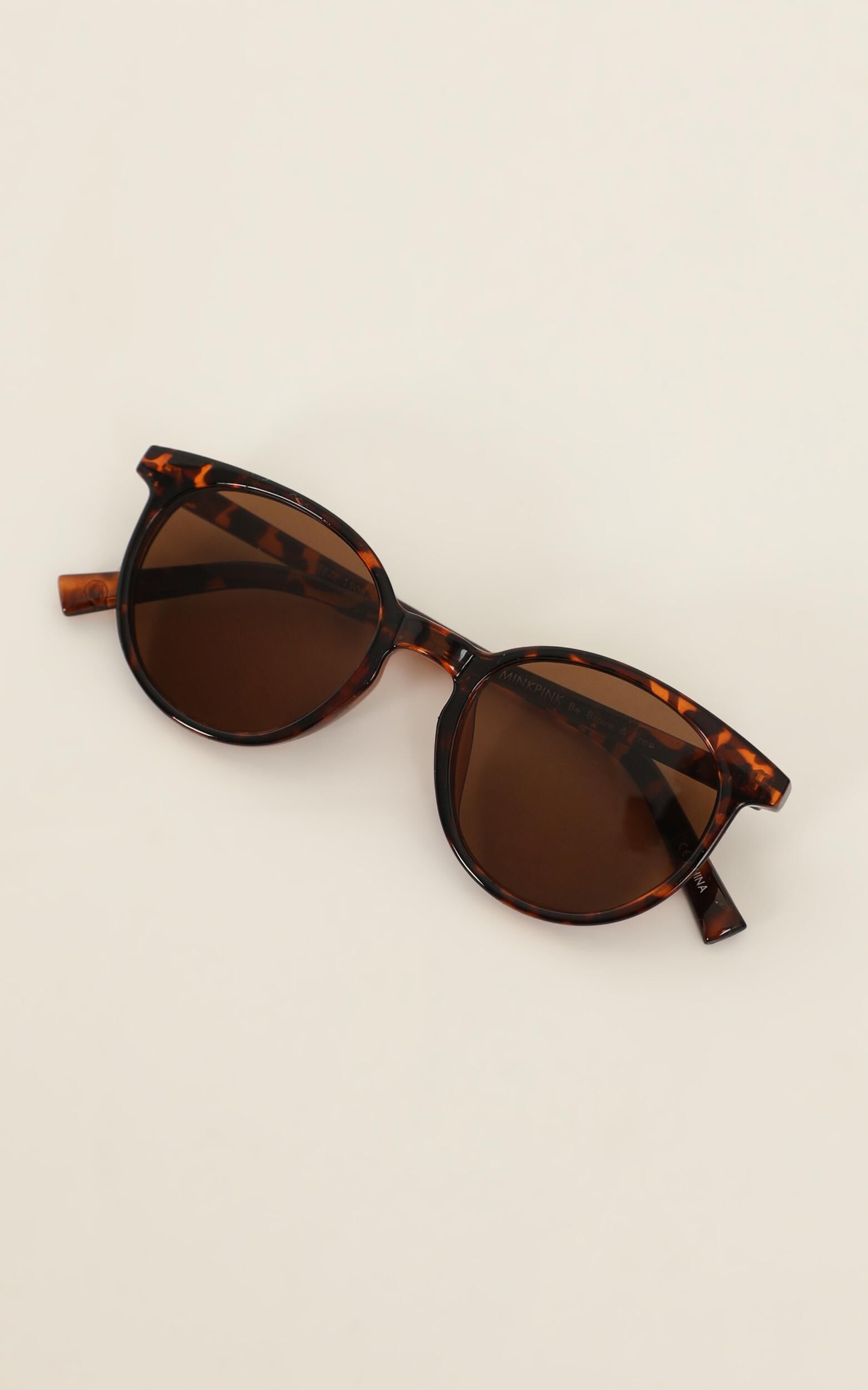 Minkpink deals breeze sunglasses