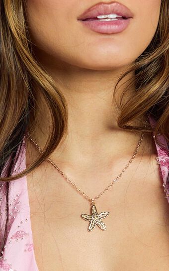 Gabbie Necklace - Star Pendant Necklace in Gold