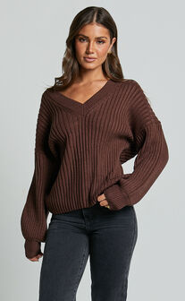 Kartia Jumper - V Neck Jumper in Chocolate