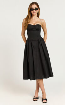 April Midi Dress - Sweetheart Wide Pleated Dress in Black