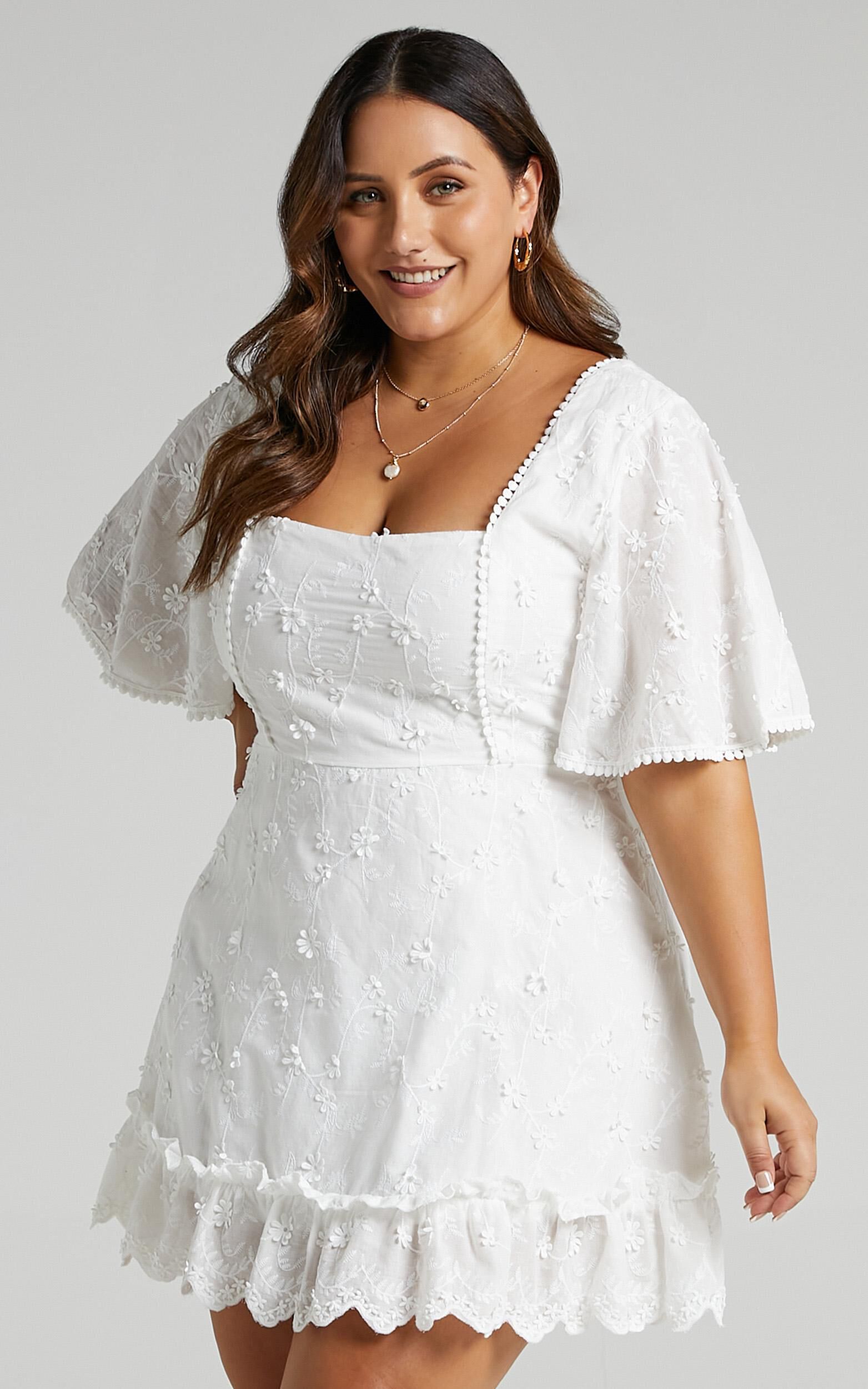 White dresses for squirrely graduation plus size