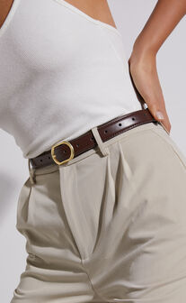 Kristen Rectangle Buckle Belt in Brown