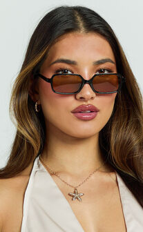 Vicky Sunglasses - Rectangle Sunglasses in Black