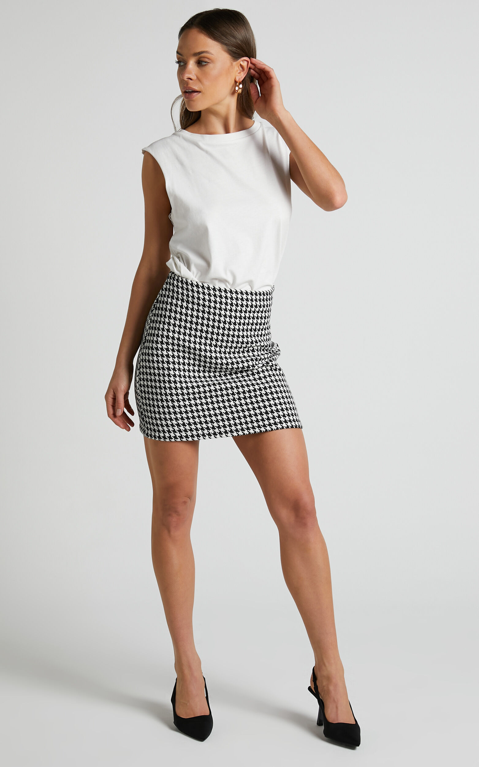 High waisted mini outlet skirt black and white