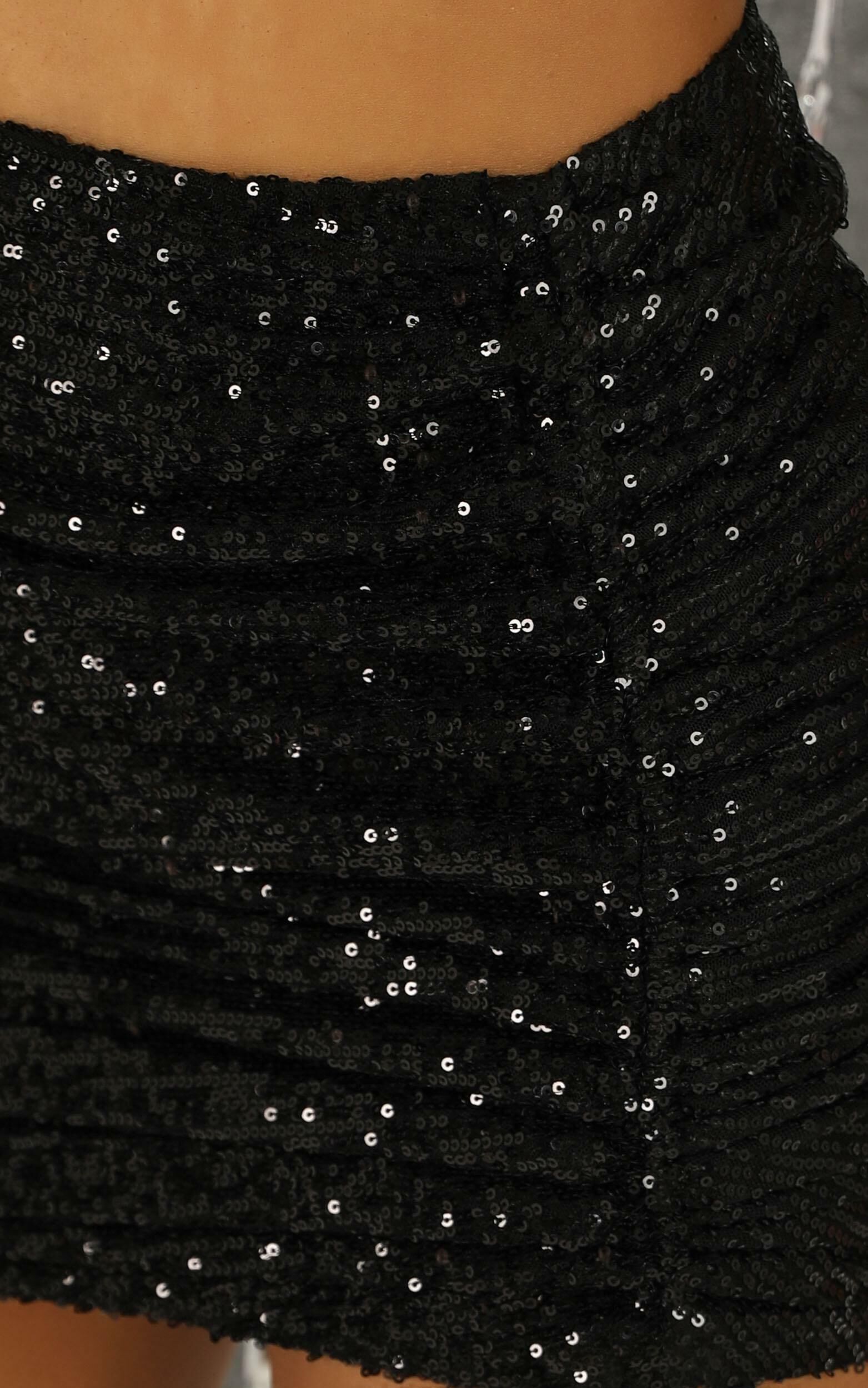 Black sequin skirt queen outlet