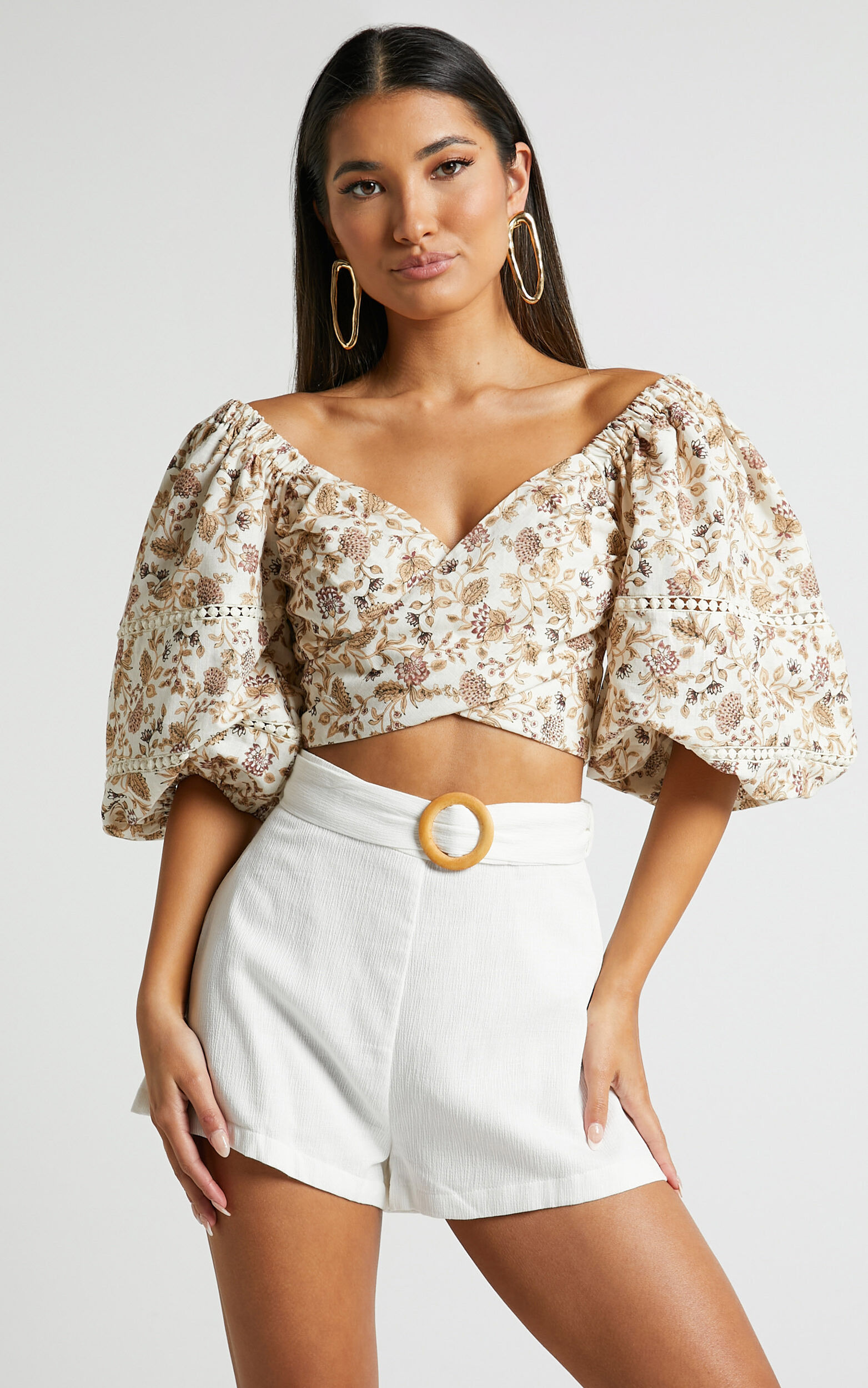 Devera Shorts - Belted High Waist Shorts in Off White