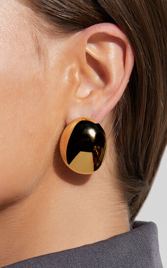Gail Earrings - Raised Dome Shape Earrings in Gold No Brand