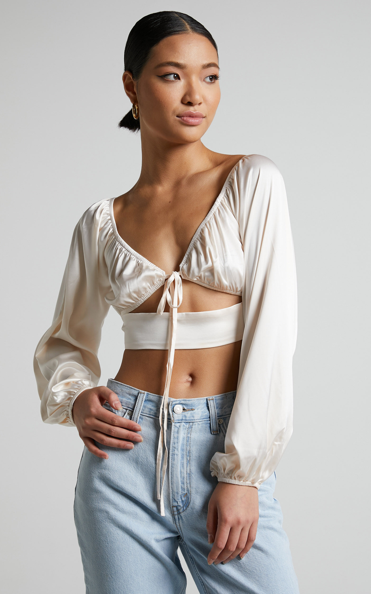 Crop top store with tie front
