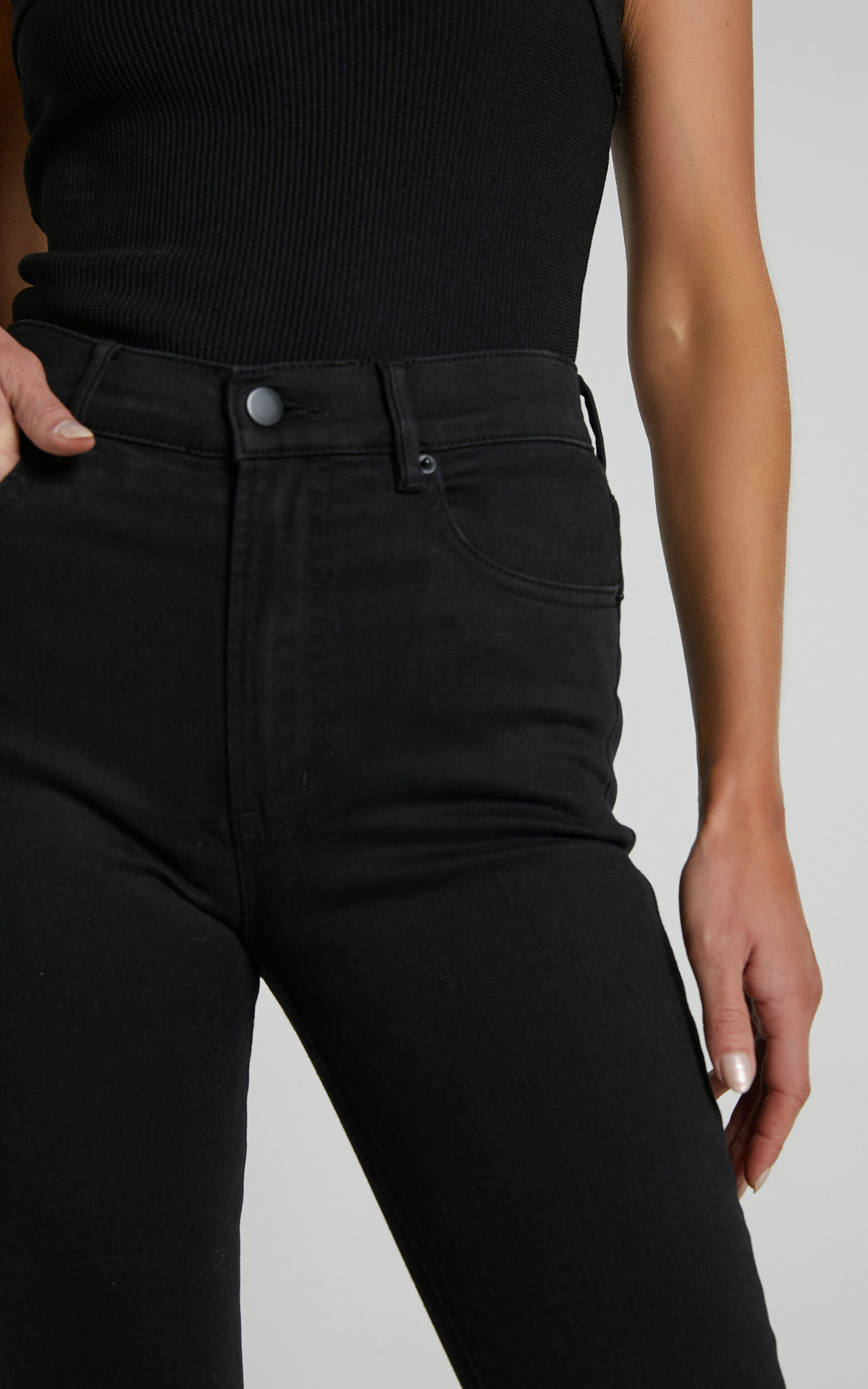 Elizena Jeans - Mid Rise Step Hem Cropped Denim Jeans in Black | Showpo USA