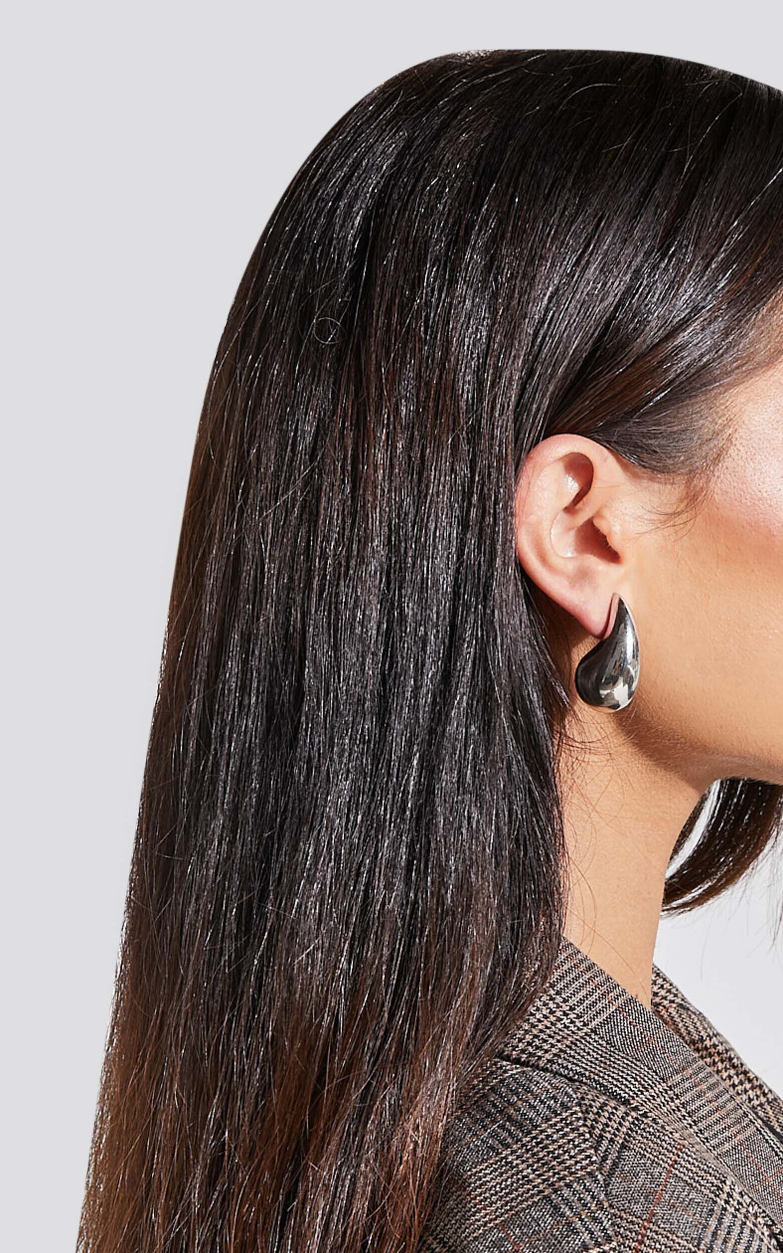 Teardrop statement earrings deals