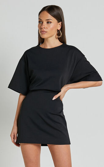 Karyna Mini Dress - Short Sleeve Boxy T-shirt Dress in Black Showpo