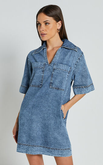 Chinlie Dress - Open Collar Pocket Detail Denim Mini Dress in Mid Blue Acid Wash