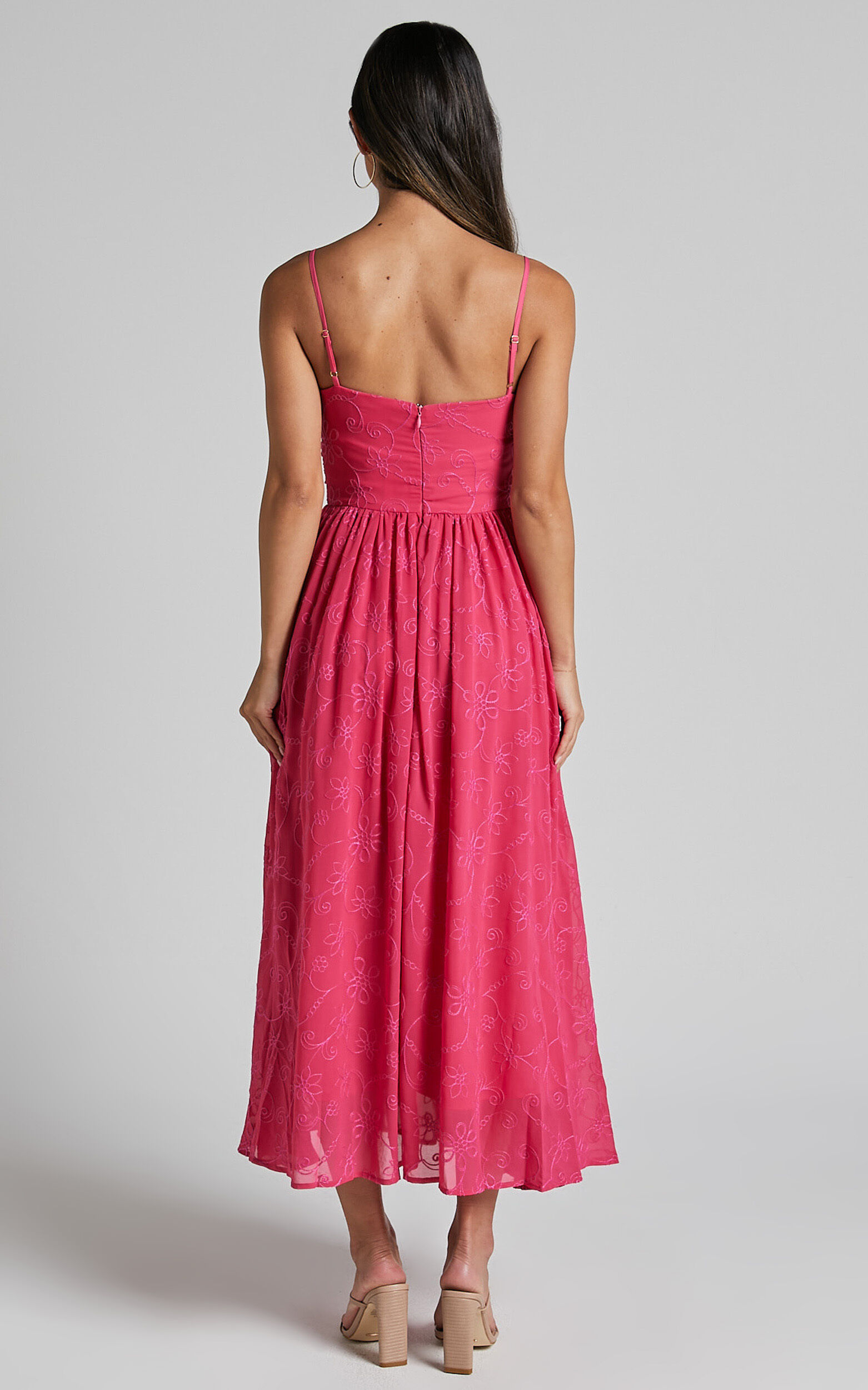 Embroidered midi dress with ruched sleeves new arrivals