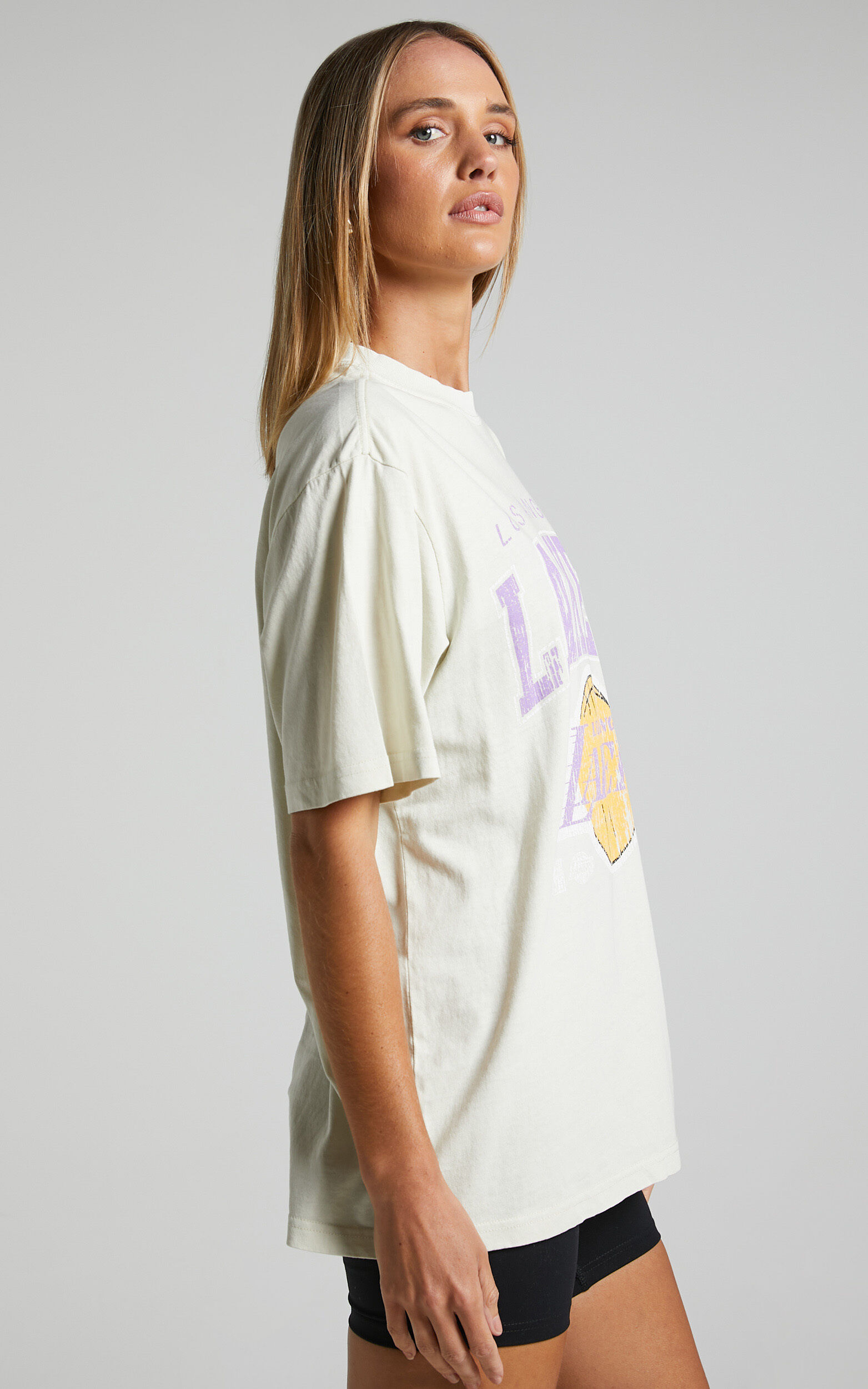 Mitchell & Ness - Los Angeles Lakers XL Arch Tee in Faded