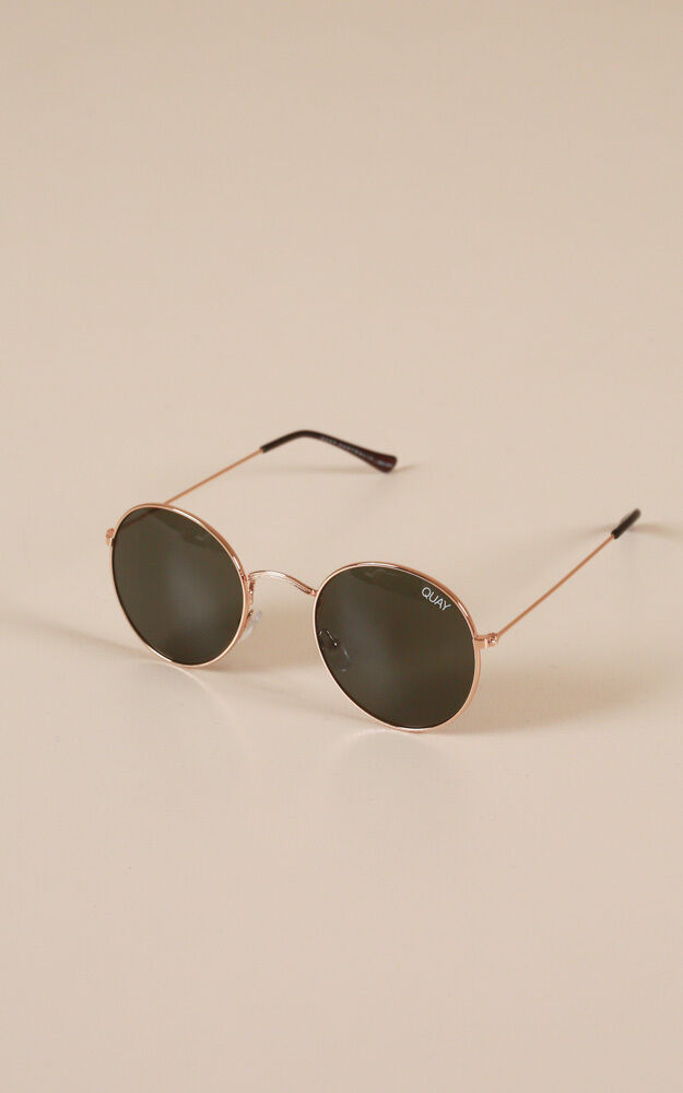 Quay Mod Star Sunglasses In Gold Showpo