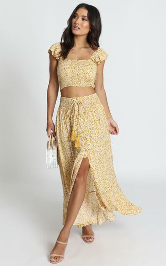 Hand To Hold Two Piece Set In Mustard Floral