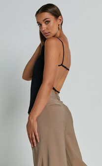 LIONESS - CAMILLE BACKLESS TOP in ONYX