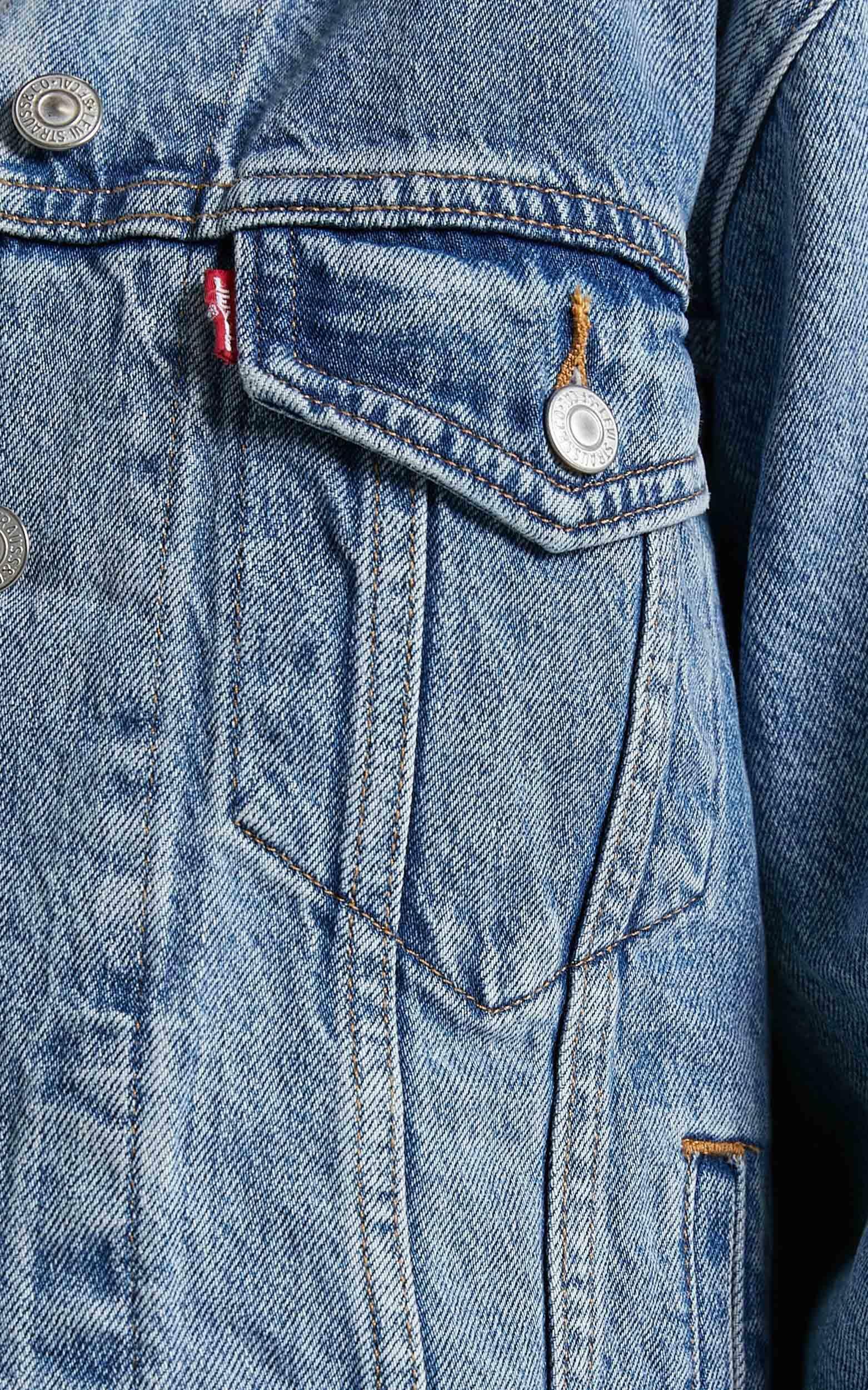 Levi's ex boyfriend trucker jacket soft deals as butter mid