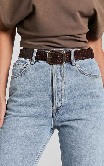 Mason Croc Square Buckle Belt in Chocolate
