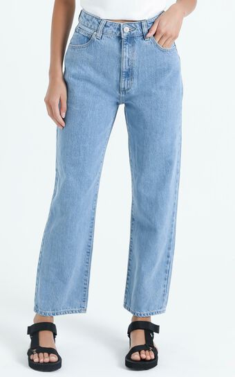 Abrand - A Venice Straight Jean in Waterfalls Blue